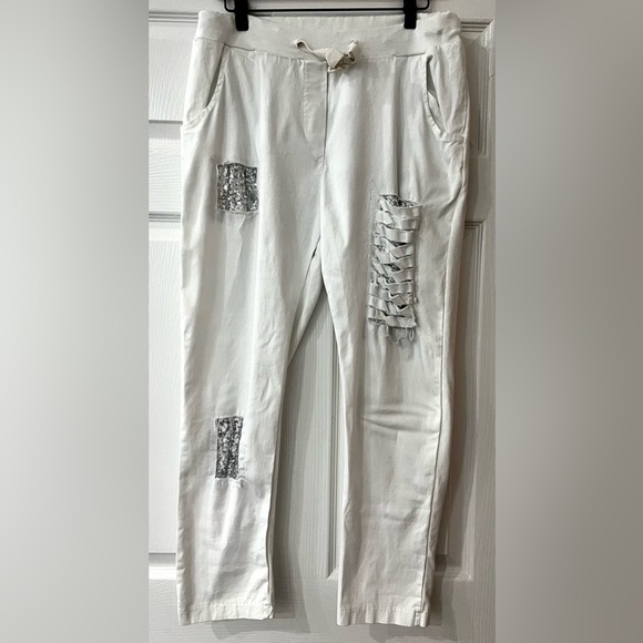 Bella Amore White Pull on Pants with Sparkle Design Size 8 - Picture 11 of 11